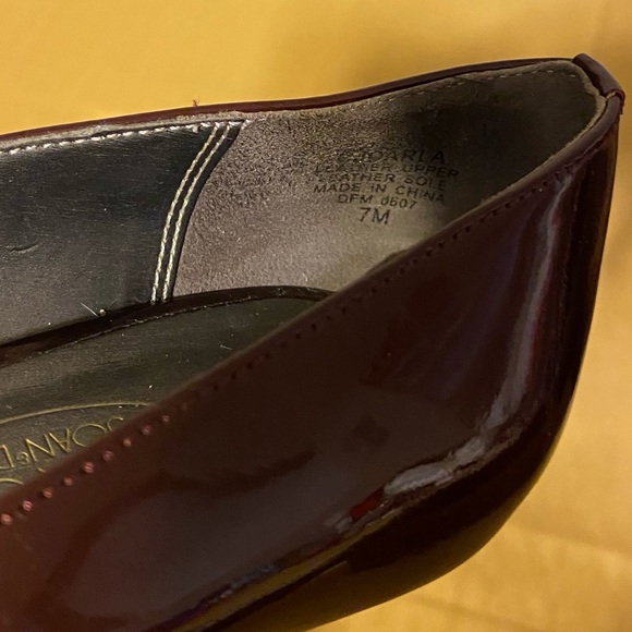Circa Joan & David burgundy heels with buckle size 7 - Picture 4 of 11